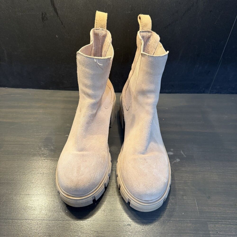 STEVE MADDEN Hayle Chelsea Boots Size 9.5 Women Sand Suede Leather Cream Casual